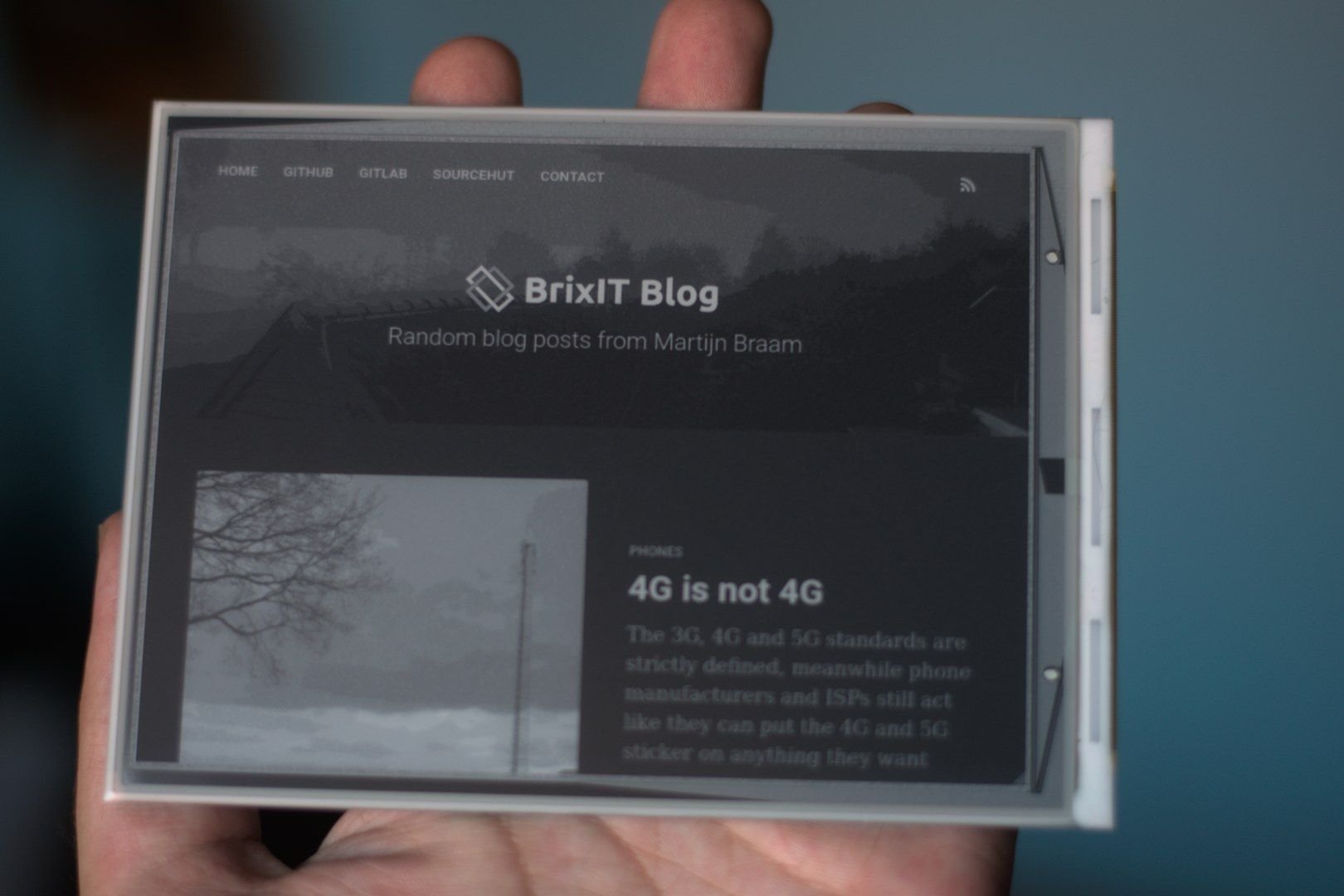 E-paper status display